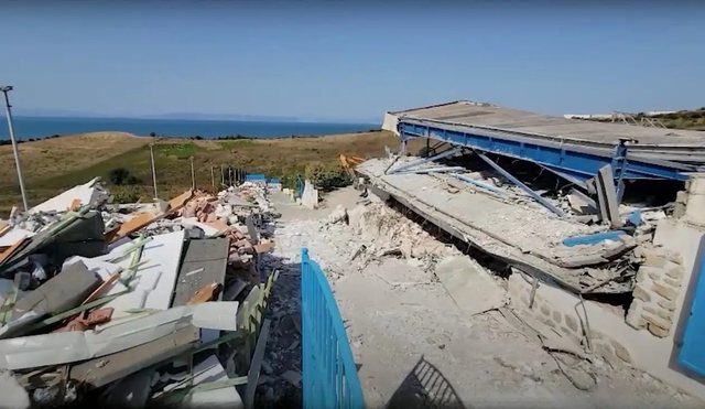Reportazh/ Vunoi “parajsa” e pushtuar me hekur e beton nga