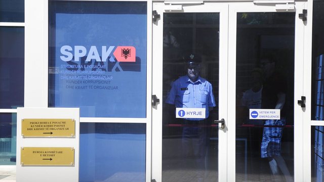 Si u kthye Shqipëria në një qendër të industrisë