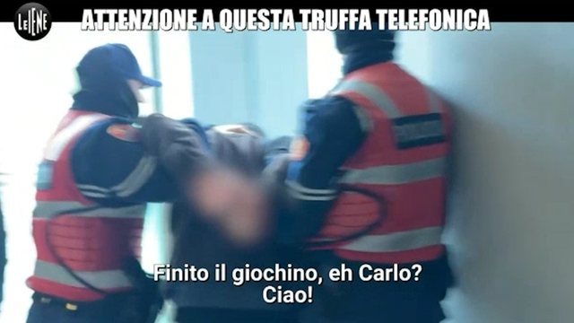 “Asnjë lëvizje, mos prekni telefonat”, dalin pamjet e