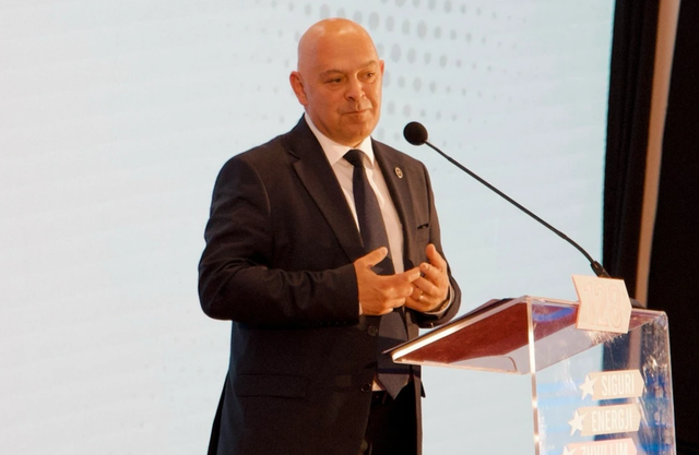 Ardian Gjini i z&euml; vendin Ramush Haradinajt, zgjidhet kryetar i AAK-s&euml;