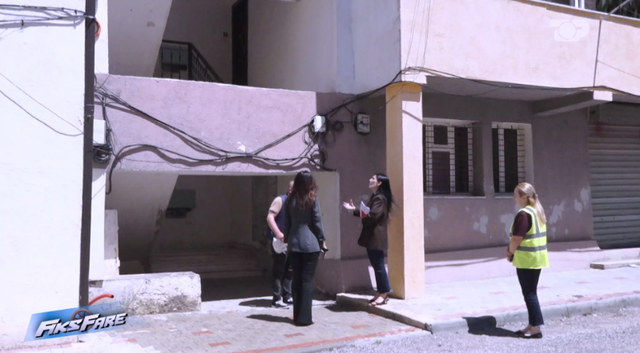 “Rikonstruksion gjysmak”, banorët në Laç nuk futen