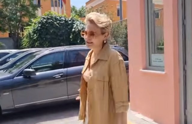 Video/ "Vdiq babai i Ilirit, e mor&euml;t vesh", Kryemadhi n&euml;