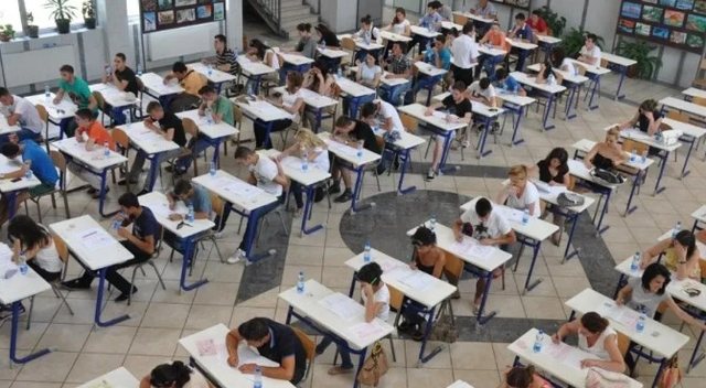 Provimi i Gjuh&euml;s s&euml; Huaj, bie ndjesh&euml;m numri i maturant&euml;ve