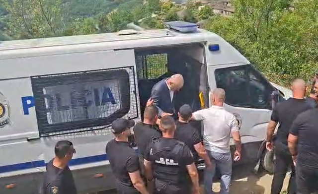Foto/ Ilir Meta mb&euml;rrin n&euml; Skrapar, merr pjes&euml; n&euml;