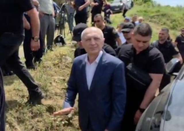 Foto/ Ilir Meta mb&euml;rrin n&euml; Skrapar, merr pjes&euml; n&euml;