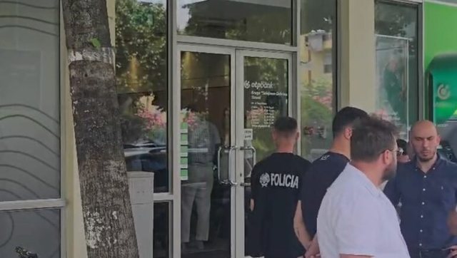 Grabitje me arm&euml; n&euml; nj&euml; bank&euml; t&euml; nivelit t&euml;