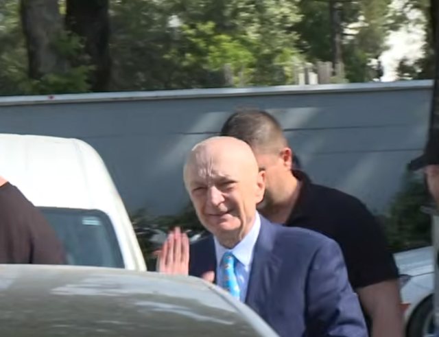 Meta lë sërish qelinë, do të presë ngushëllimet