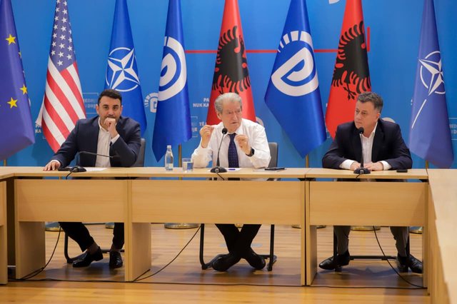 Berisha në grupin parlamentar: Pas Kuvendit Kombëtar, motoja jonë