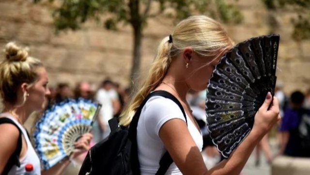 Vala e t&euml; nxehtit nuk kursen Spanj&euml;n, 101 persona humb&euml;n