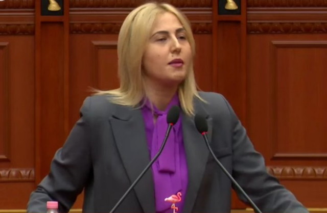 "Po betonizoni Shqip&euml;rin&euml;", Zhupa k&euml;rkon