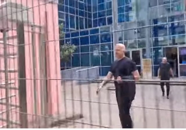 After more than 5 hours, Igli Tare leaves SPAK premises, 'shuts' his