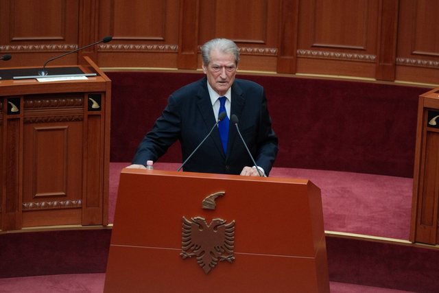 Berisha n&euml; Kuvend: Zv&euml;rneci po jepet pa transparenc&euml;, Rama