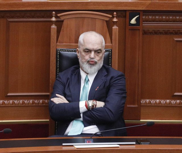 Nga duart e Ram&euml;s tek ministrit&euml;, 16 institucione ndryshojn&euml;