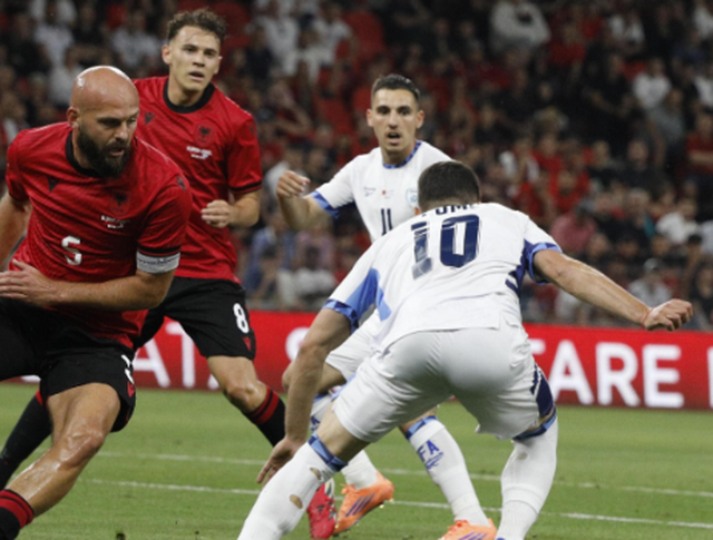 Kuqezinjt&euml; humbasin nj&euml; vend n&euml; renditjen e FIFA-s
