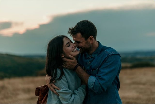 Zodiac signs that never give up on love