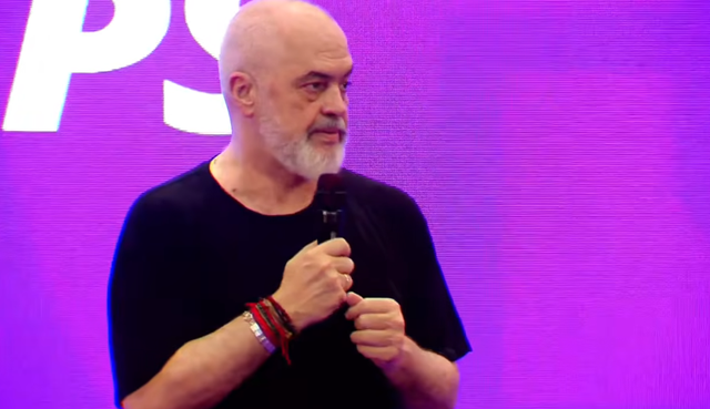 Rama ndërpret fjalimin për parullën kundër Zvërnecit: