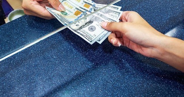 Këmbimi valutor, me sa shiten dhe blihen monedhat e huaja sot