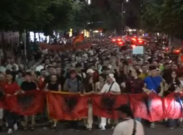 Midnight is approaching, but the protesters are not backing down. Peaceful march