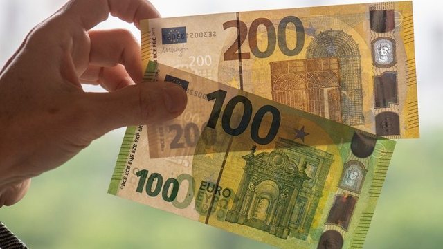 Foreign exchange, how much foreign currencies are sold and bought today