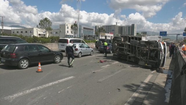 Aksidentet në rrugë/ Shkaku kryesor i traumave, piku gjatë