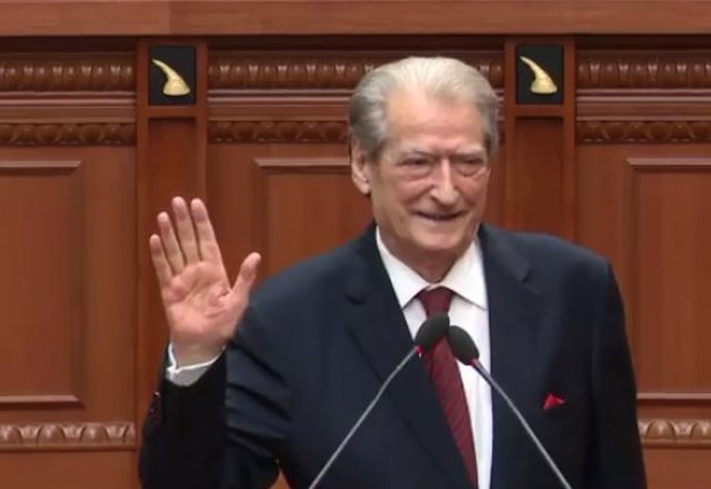Berisha is welcomed with applause in the Parliament: I came, it was done