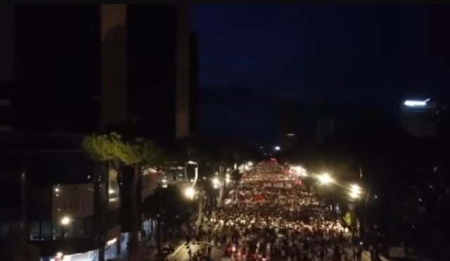 Protesters 'challenge' the World Cup, a flood of people in the streets
