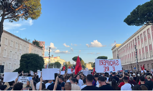POLITICO nxjerr deklaratën e fortë të Ramës: Të huajt