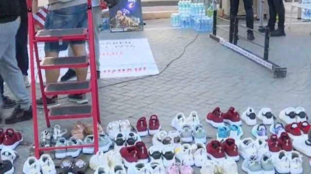 Protestuesit rreshtojn&euml; atlete para Kryeministris&euml; si simbol i
