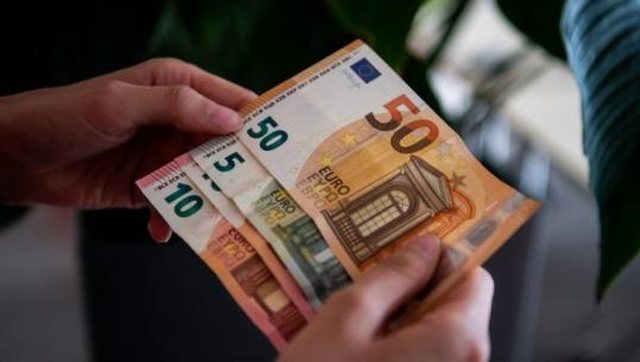 Këmbimi valutor, me sa shiten dhe blihen monedhat e huaja