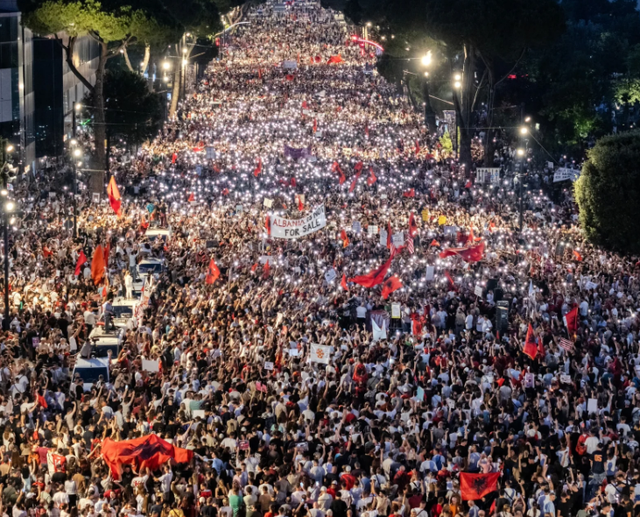 Nga Tirana në New York, diaspora shqiptare ngrihet në protestë