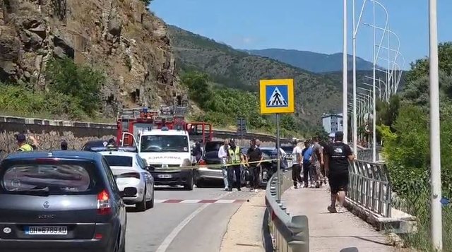 P&euml;rplasen dy mjete n&euml; aksin Pogradec&ndash;Lin, humb jet&euml;n