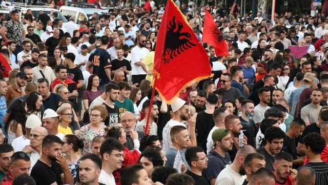 Reagim nga Brukseli për protestat në Shqipëri, PDE: Rama të