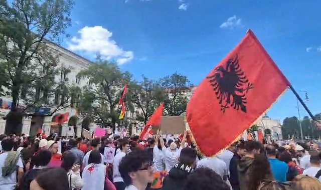 “Rama ik” jehonë në Mynih, diaspora shqiptare në