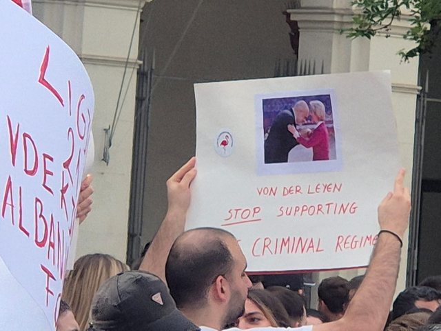 “Rama ik” jehonë në Mynih, diaspora shqiptare në