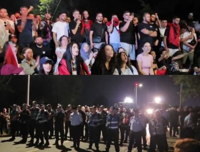 Marshimi i protestuesve drejt Rinasit u ndal mbr&euml;m&euml; nga policia,
