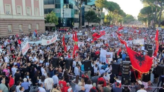 16 ditë protestë/ Pollo: Asnjë përpjekje për dialog,