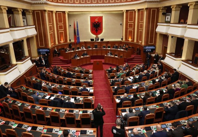 Situata në spitale, PD kërkon interpelancë urgjente me ministren
