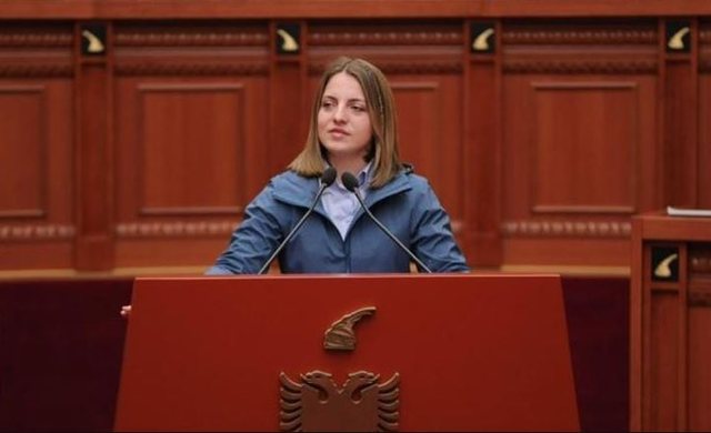 Pas largimit nga PS, Marjana Koçeku rreshtohet në krah të