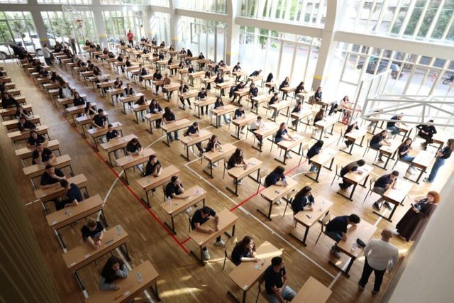 State Matura/ 26 thousand students take the Mathematics exam today