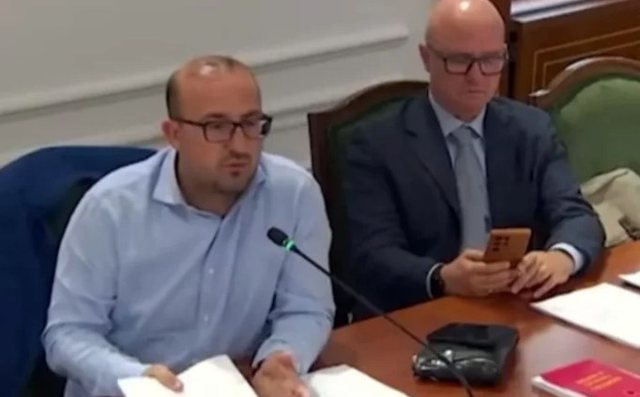 Debate erupts between Korresh and Zegjine &Ccedil;aushi: One enters the Assembly