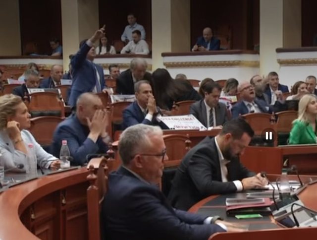 Noka kërkon replikë me Ballën, mazhoranca e refuzon;