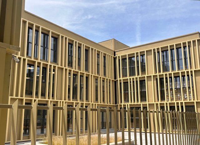 4.9 million euro investment, but the new "Edith Durham" building has
