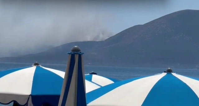 Fire in Karaburun, smoke invades the coastline