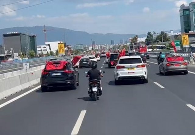 Diaspora convoy arrives in Tirana, hundreds of cars enter the capital