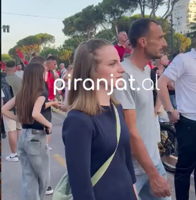 Video/ Marjana Koçeku leaves the SP and joins the protest against Rama