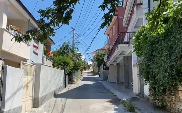 Burri plagos me thik&euml; bashk&euml;shorten, 28-vje&ccedil;arja d&euml;rgohet