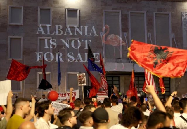 Si u kthye një investim në një lëvizje antikorrupsion