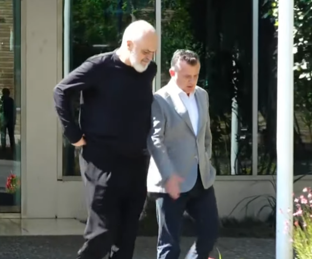 Rama mbyll takimin me drejtuesit e qarqeve, mesazhi q&euml; la p&euml;r