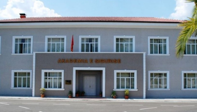 60 kursant&euml; t&euml; helmuar n&euml; Akademin&euml; e Siguris&euml;, policia
