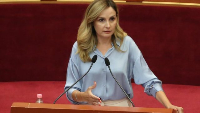 Tabaku: Sheshi flet prej 25 dit&euml;sh, mazhoranca b&euml;n sikur nuk